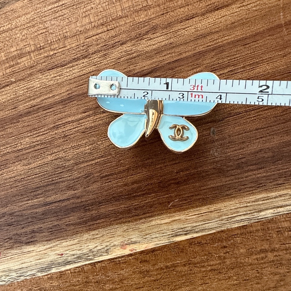 CHANEL Gold and Light Blue Butterfly Zipper Pull - Picture 4 of 9